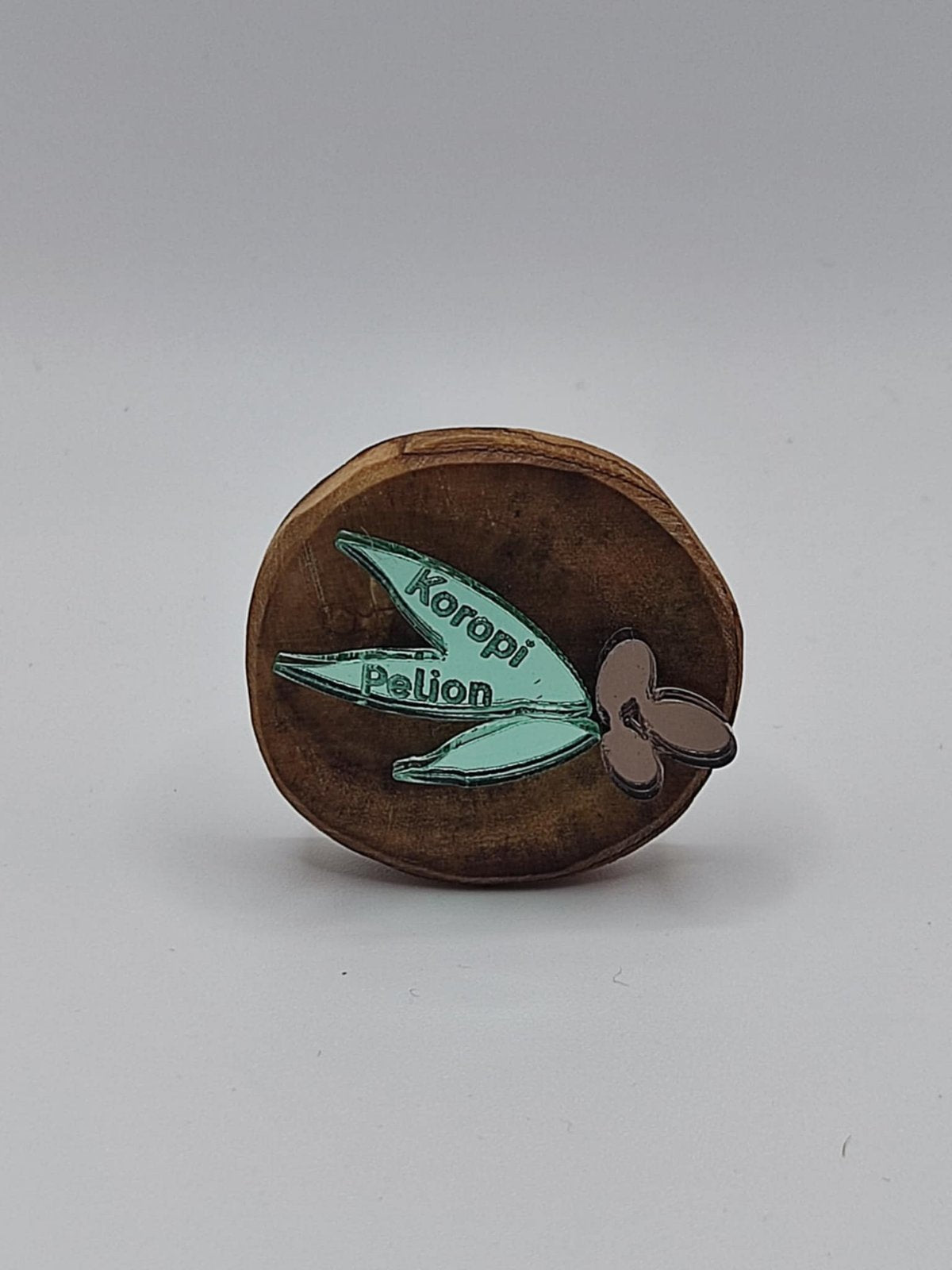 Μαγνητάκι από Ξύλο Ελιάς – "Koropi Pelion"